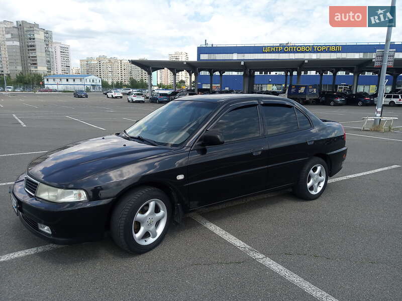 Седан SouEast Lioncel 2006 в Киеве