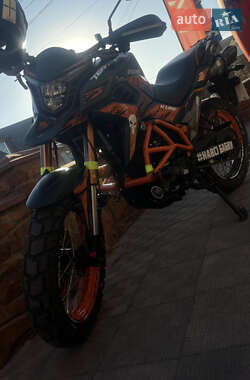 Мотоцикл Классік Spark SP 300T-1 2025 в Бершаді