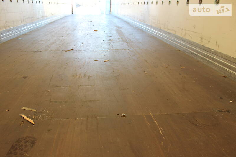 Изотермическая будка Spier AGL 2002 в Хусте