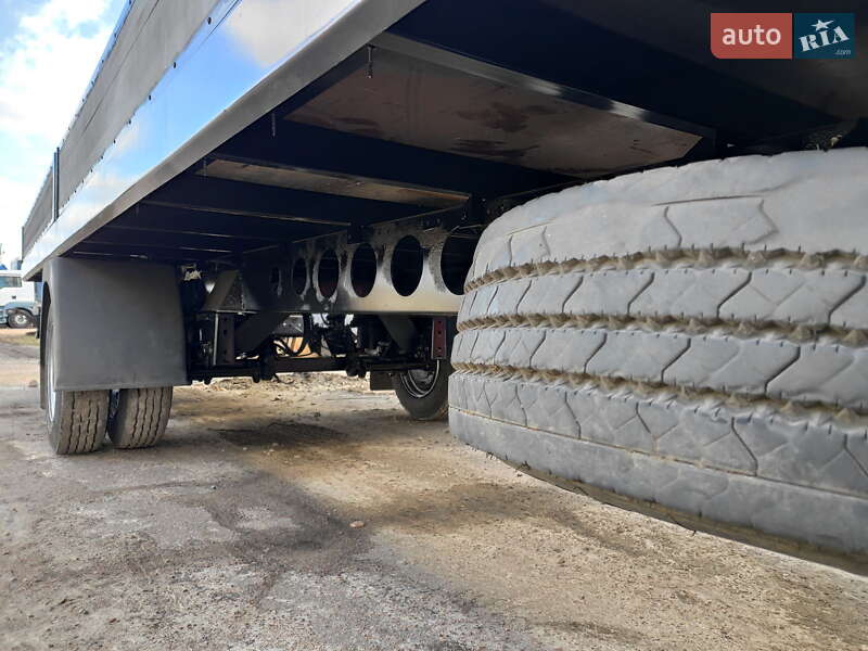 Бортовий напівпричіп Spier SGL 2011 в Олександрії