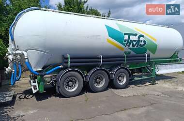 Зерновоз - напівпричіп Spitzer S27DS 2001 в Рівному