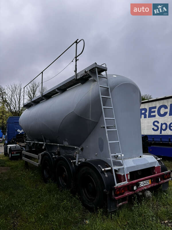 Цементовоз Spitzer SF 1994 в Чернівцях