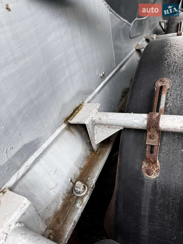 Цементовоз Spitzer SF 1994 в Чернівцях