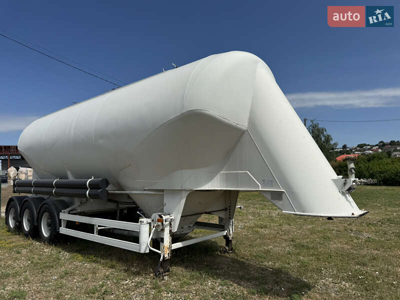 Цементовоз Spitzer SF 2004 в Черновцах