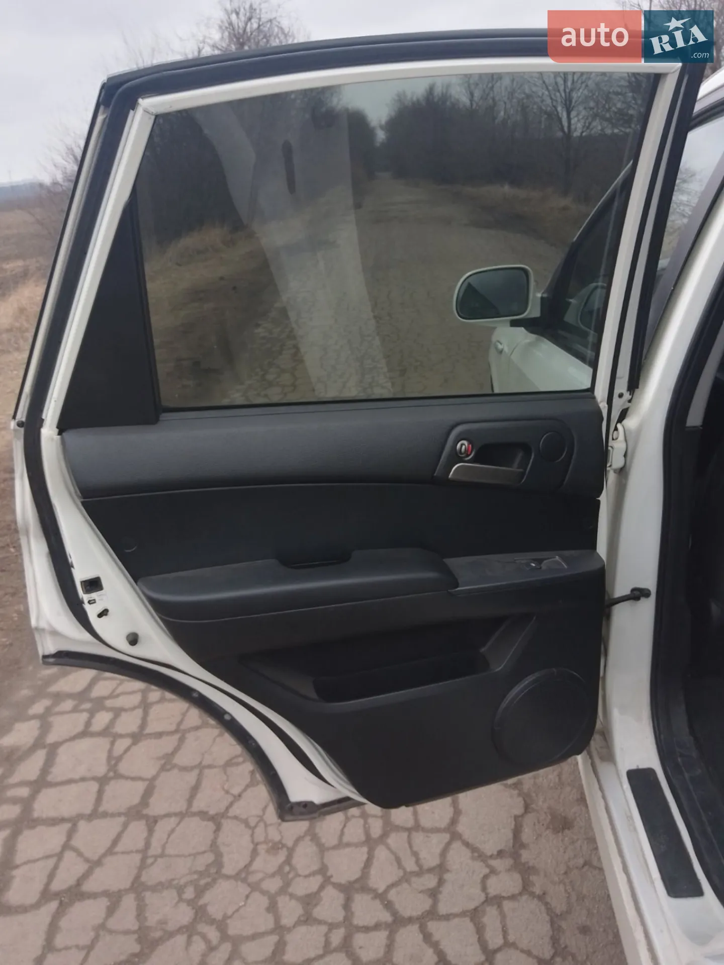 2011 SsangYong Actyon - мініатюра 16