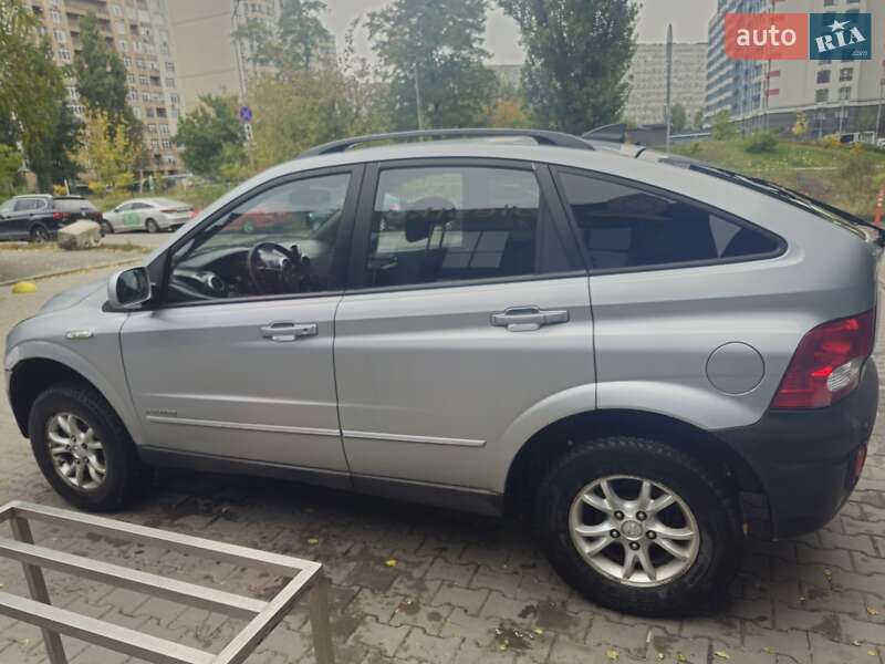 Позашляховик / Кросовер SsangYong Actyon 2009 в Києві