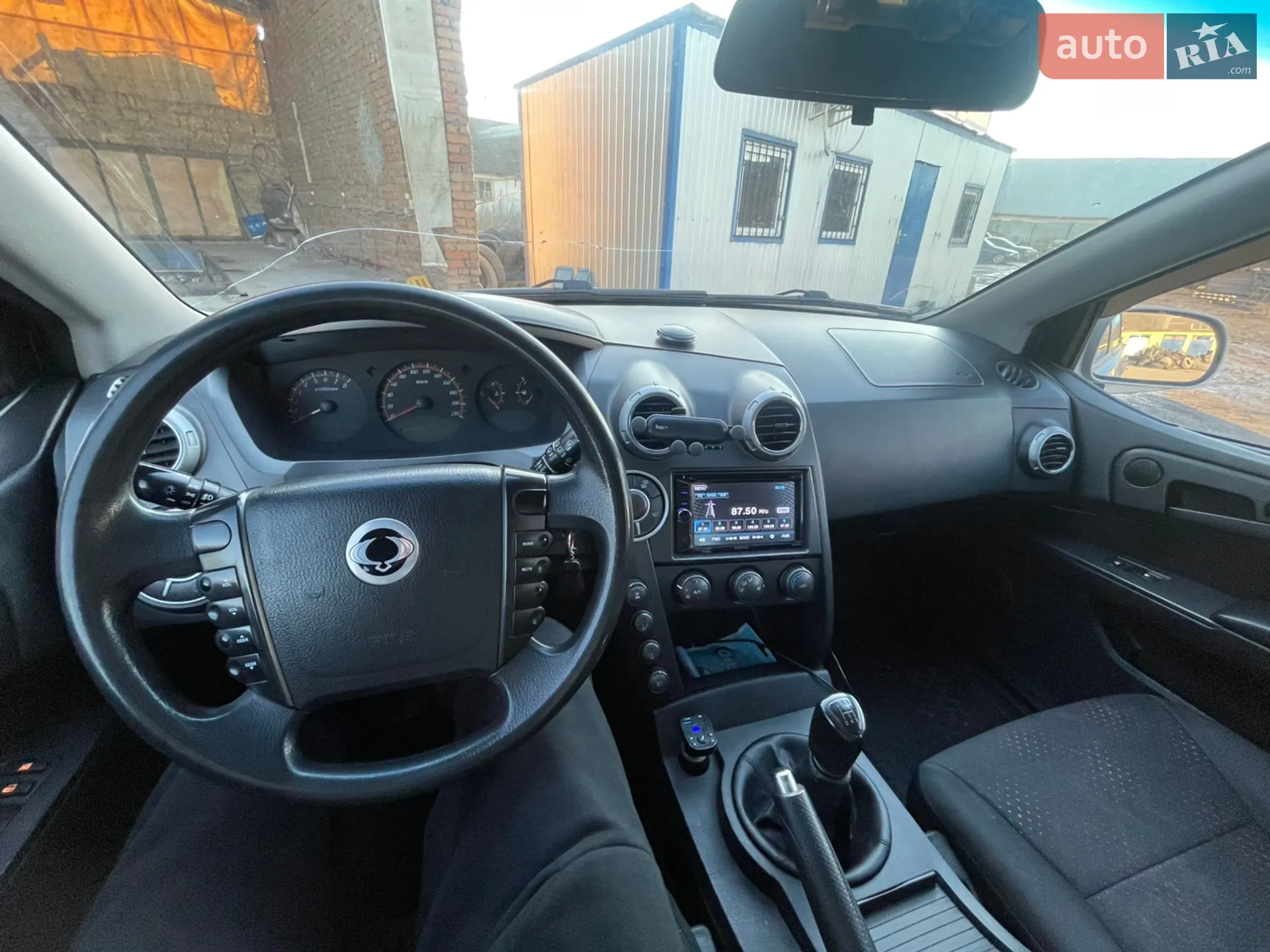 2010 SsangYong Actyon - мініатюра 11