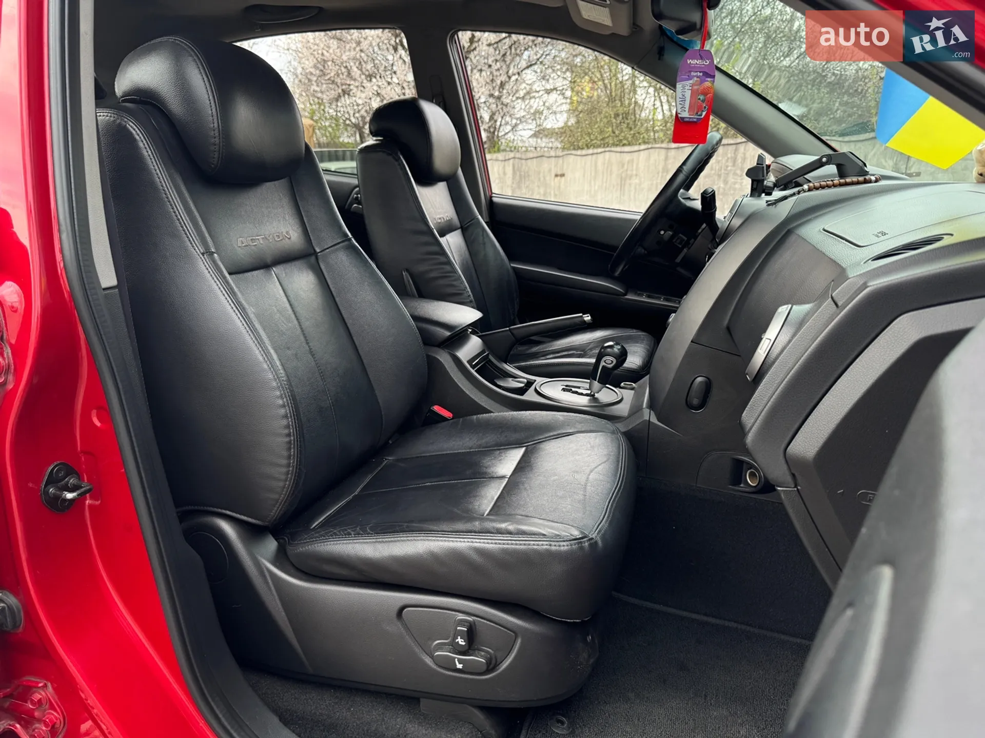 2012 SsangYong Actyon - мініатюра 12