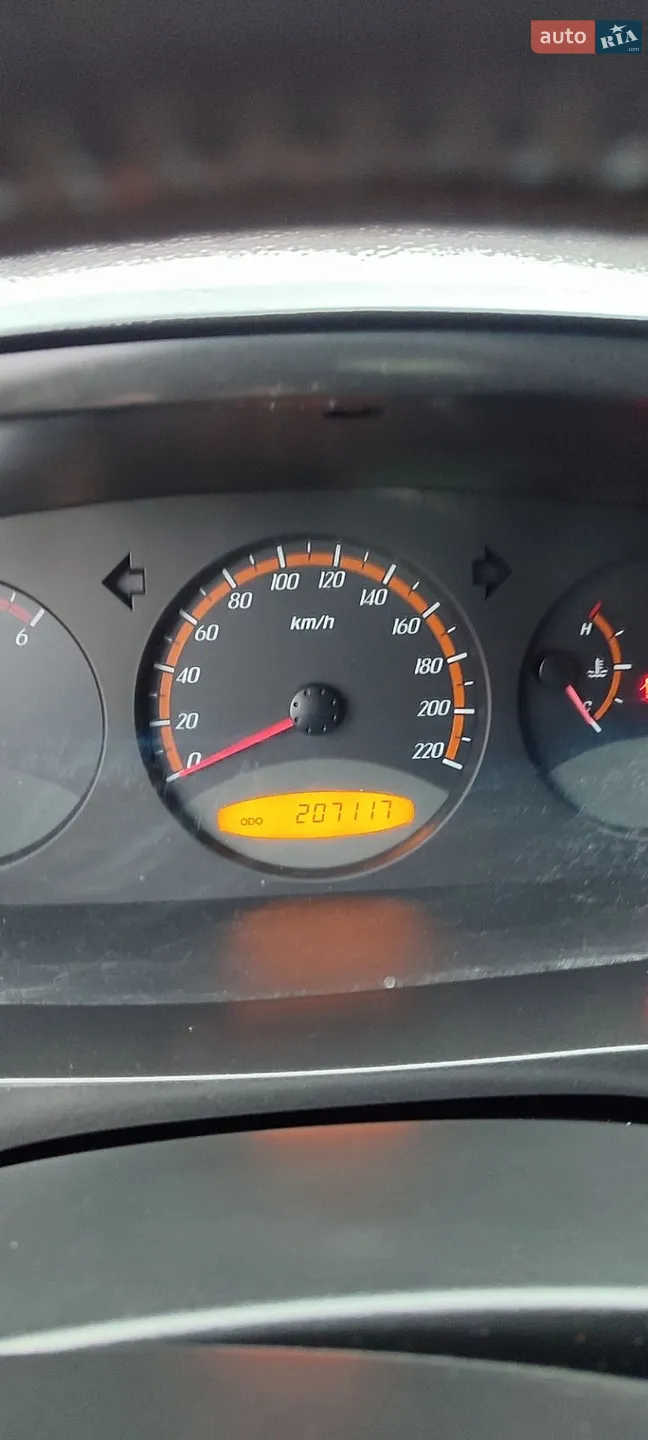 2010 SsangYong Actyon - мініатюра 13