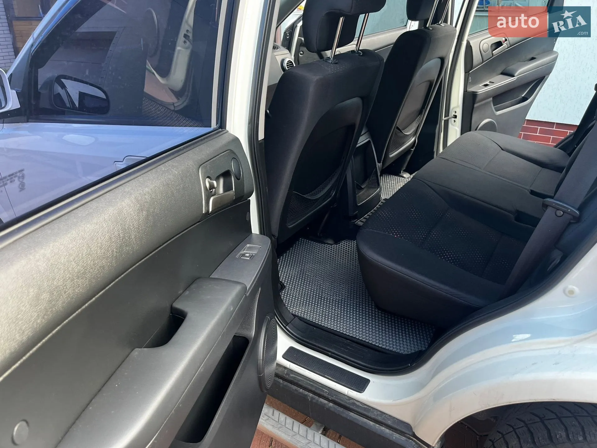 2011 SsangYong Actyon - мініатюра 8