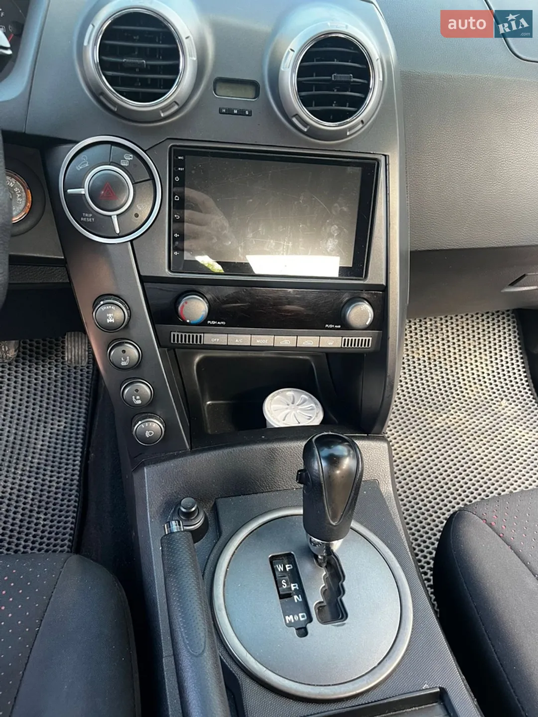 2011 SsangYong Actyon - мініатюра 16