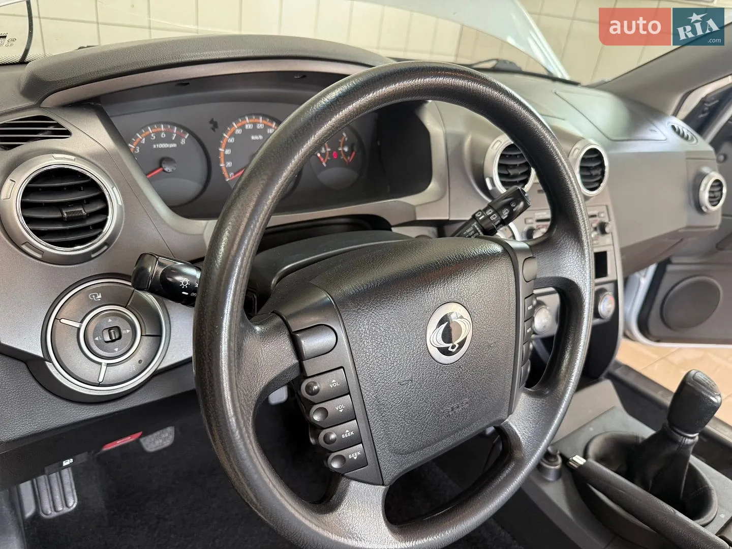 2012 SsangYong Actyon - мініатюра 5