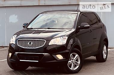 Позашляховик / Кросовер SsangYong Korando 2014 в 