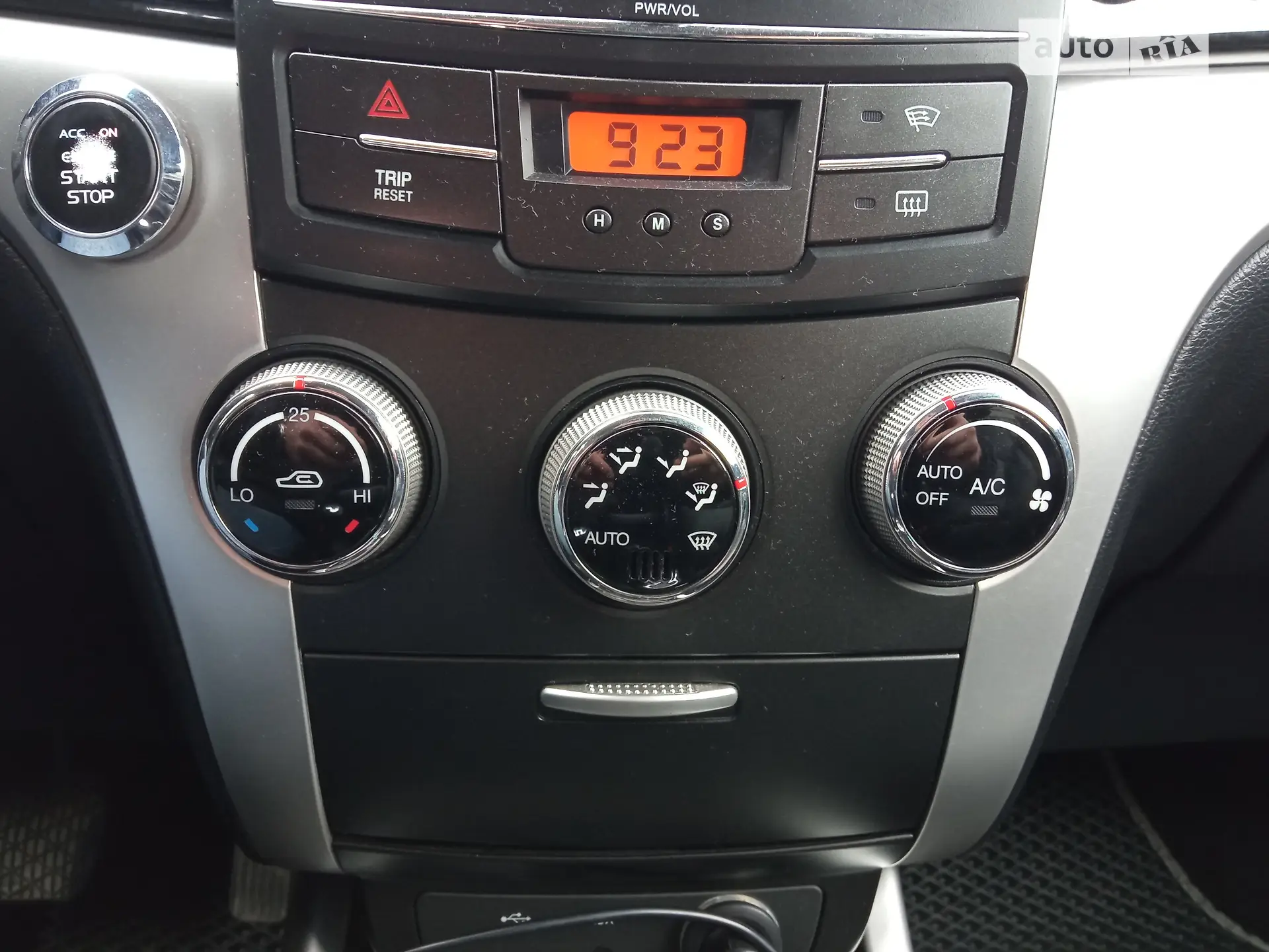 2012 SsangYong Korando - мініатюра 18