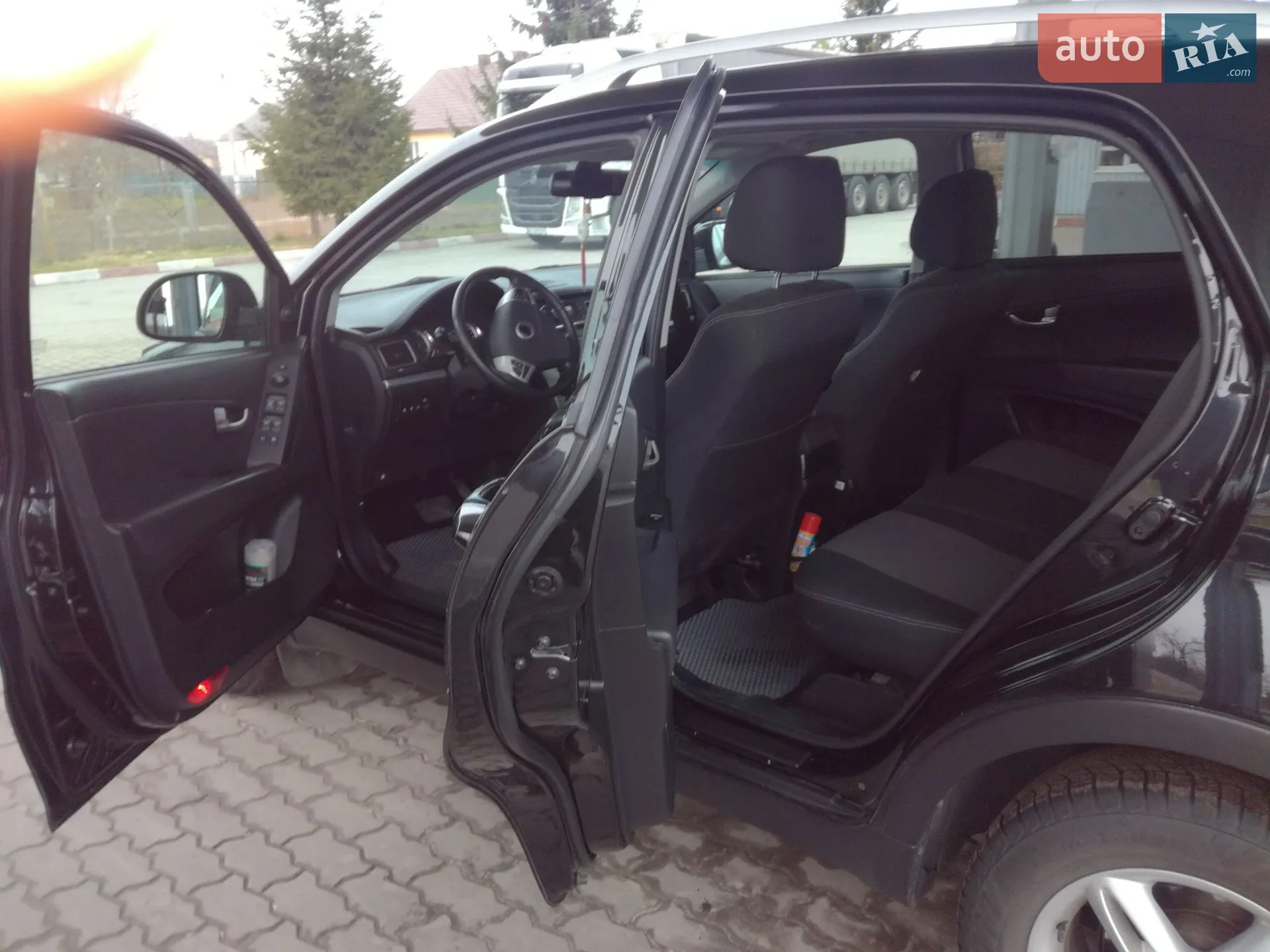 2011 SsangYong Korando - мініатюра 8