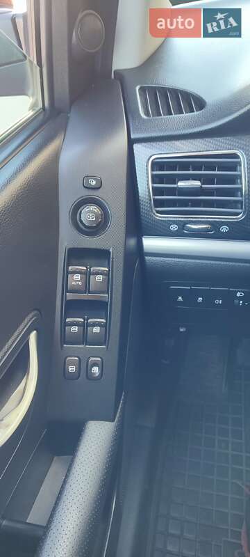 Внедорожник / Кроссовер SsangYong Korando 2012 в Ужгороде