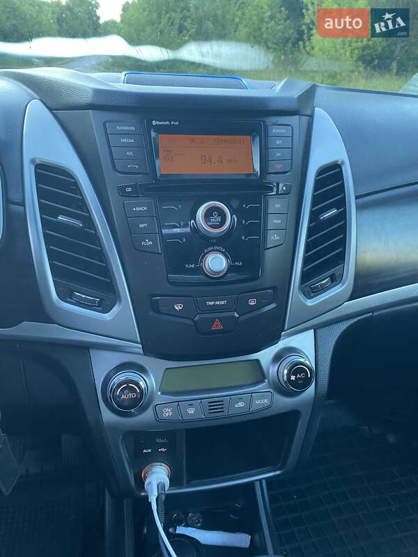 Внедорожник / Кроссовер SsangYong Korando 2013 в Киеве