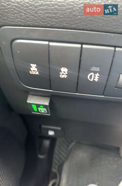 Внедорожник / Кроссовер SsangYong Korando 2013 в 