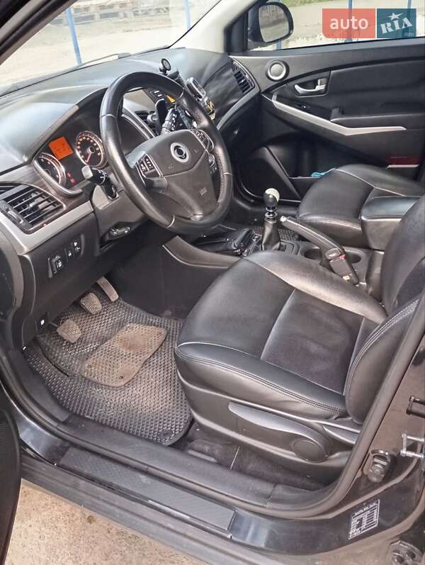 Внедорожник / Кроссовер SsangYong Korando 2014 в Днепре фото 4 Внедорожник / Кроссовер SsangYong Korando 2014 в Днепре