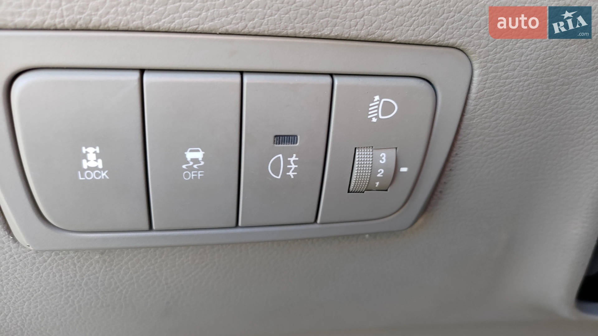 2012 SsangYong Korando - мініатюра 32