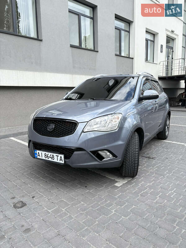 Позашляховик / Кросовер SsangYong Korando 2013 в 