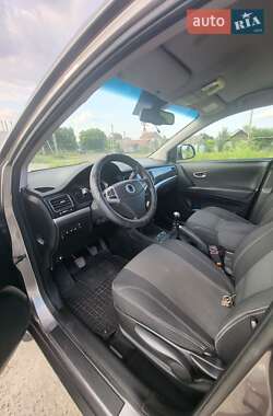 Внедорожник / Кроссовер SsangYong Korando 2012 в 