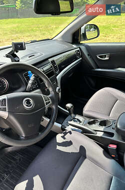 Внедорожник / Кроссовер SsangYong Korando 2012 в 