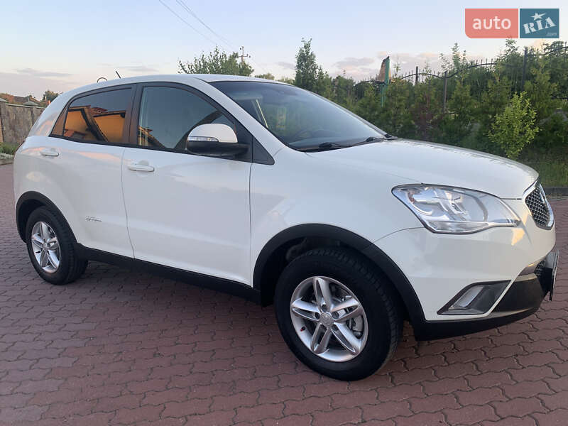 Позашляховик / Кросовер SsangYong Korando 2011 в Чернівцях