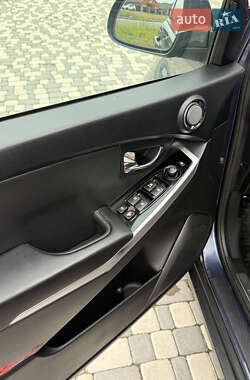 Позашляховик / Кросовер SsangYong Korando 2013 в 