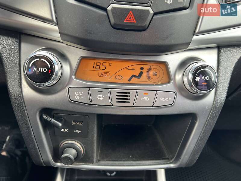 Внедорожник / Кроссовер SsangYong Korando 2014 в Киеве