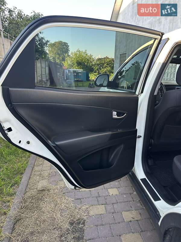 Внедорожник / Кроссовер SsangYong Korando 2013 в Ровно фото 12 Внедорожник / Кроссовер SsangYong Korando 2013 в Ровно