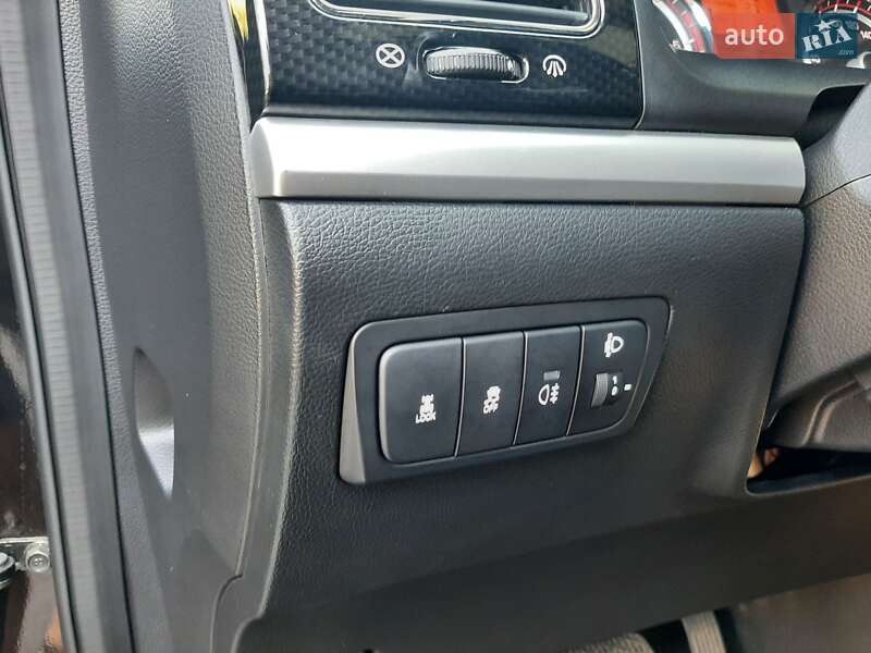 Внедорожник / Кроссовер SsangYong Korando 2013 в Обухове