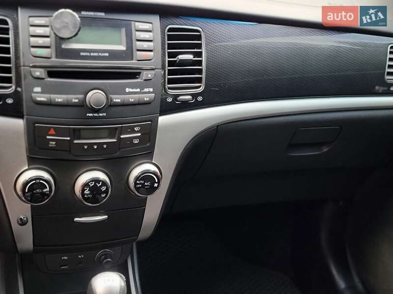 Позашляховик / Кросовер SsangYong Korando 2012 в Віньківцях