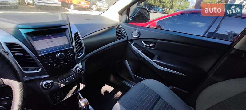 Позашляховик / Кросовер SsangYong Korando 2014 в Києві