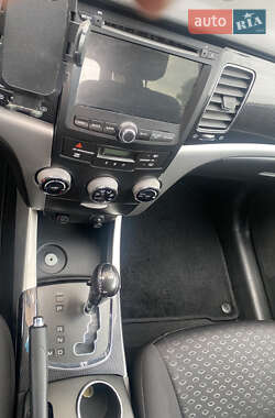 Внедорожник / Кроссовер SsangYong Korando 2013 в 