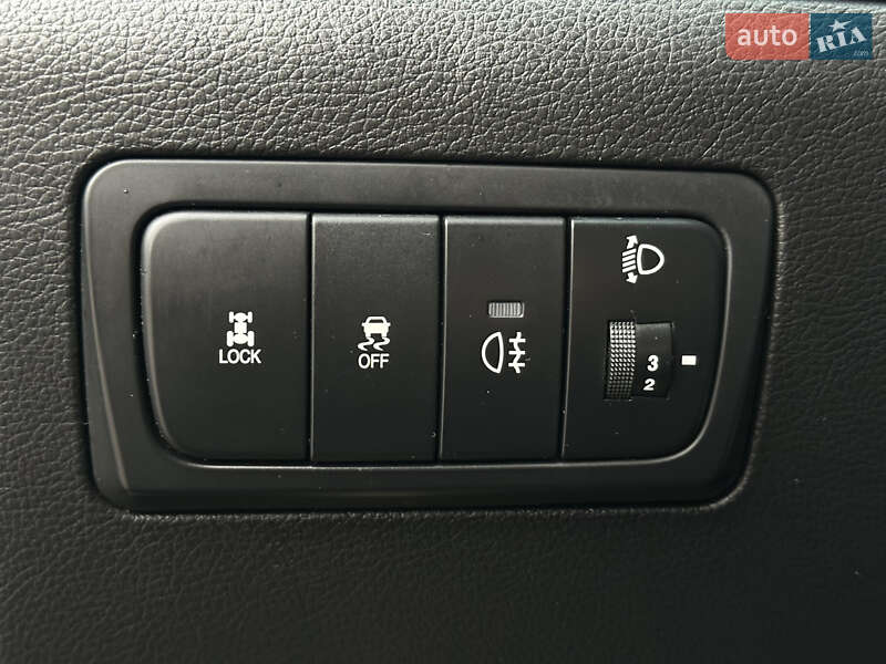 Позашляховик / Кросовер SsangYong Korando 2012 в Харкові