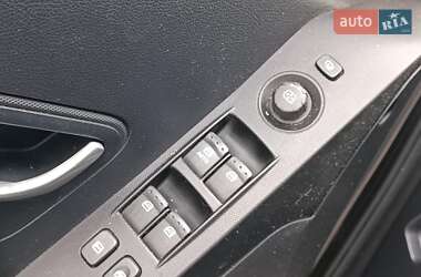 Внедорожник / Кроссовер SsangYong Korando 2013 в 