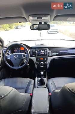 Позашляховик / Кросовер SsangYong Korando 2012 в 
