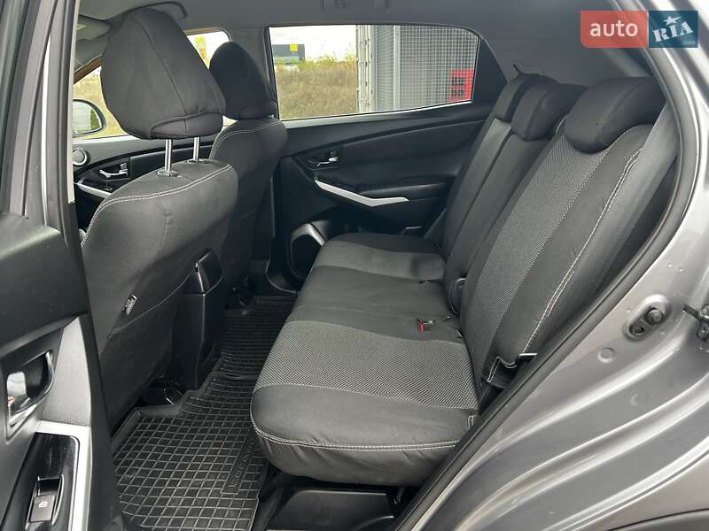 Позашляховик / Кросовер SsangYong Korando 2014 в Дніпрі фото 17 Позашляховик / Кросовер SsangYong Korando 2014 в Дніпрі