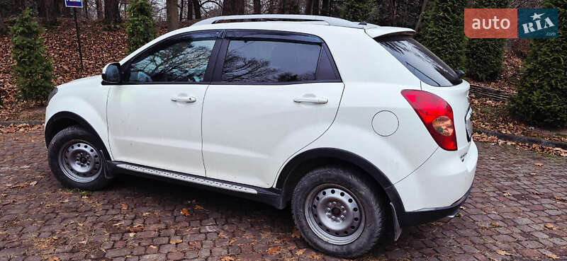 Позашляховик / Кросовер SsangYong Korando 2013 в Стебнику