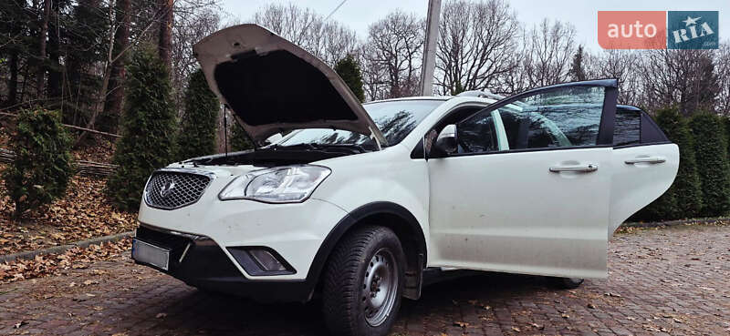 Позашляховик / Кросовер SsangYong Korando 2013 в Стебнику