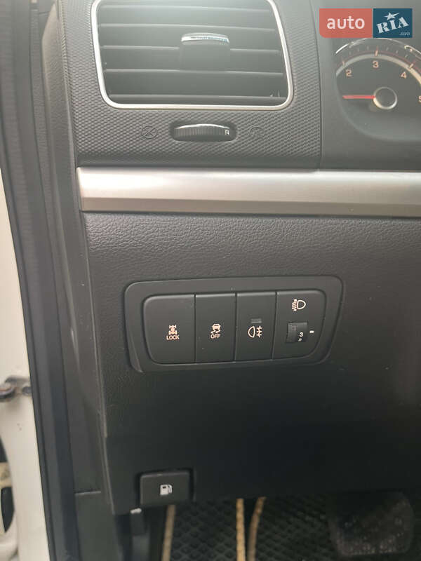 Позашляховик / Кросовер SsangYong Korando 2011 в Івано-Франківську