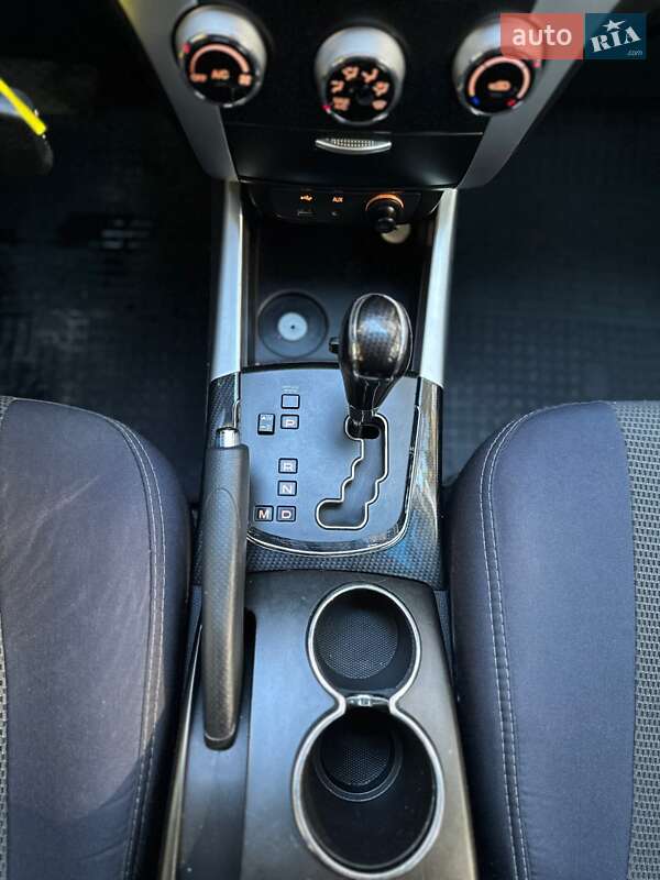 Позашляховик / Кросовер SsangYong Korando 2012 в Білогородці