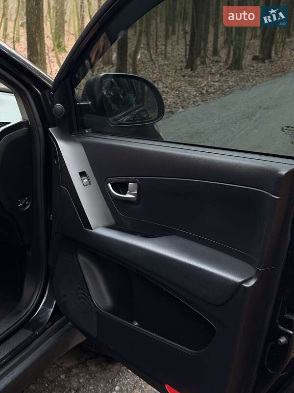 Позашляховик / Кросовер SsangYong Korando 2013 в Житомирі