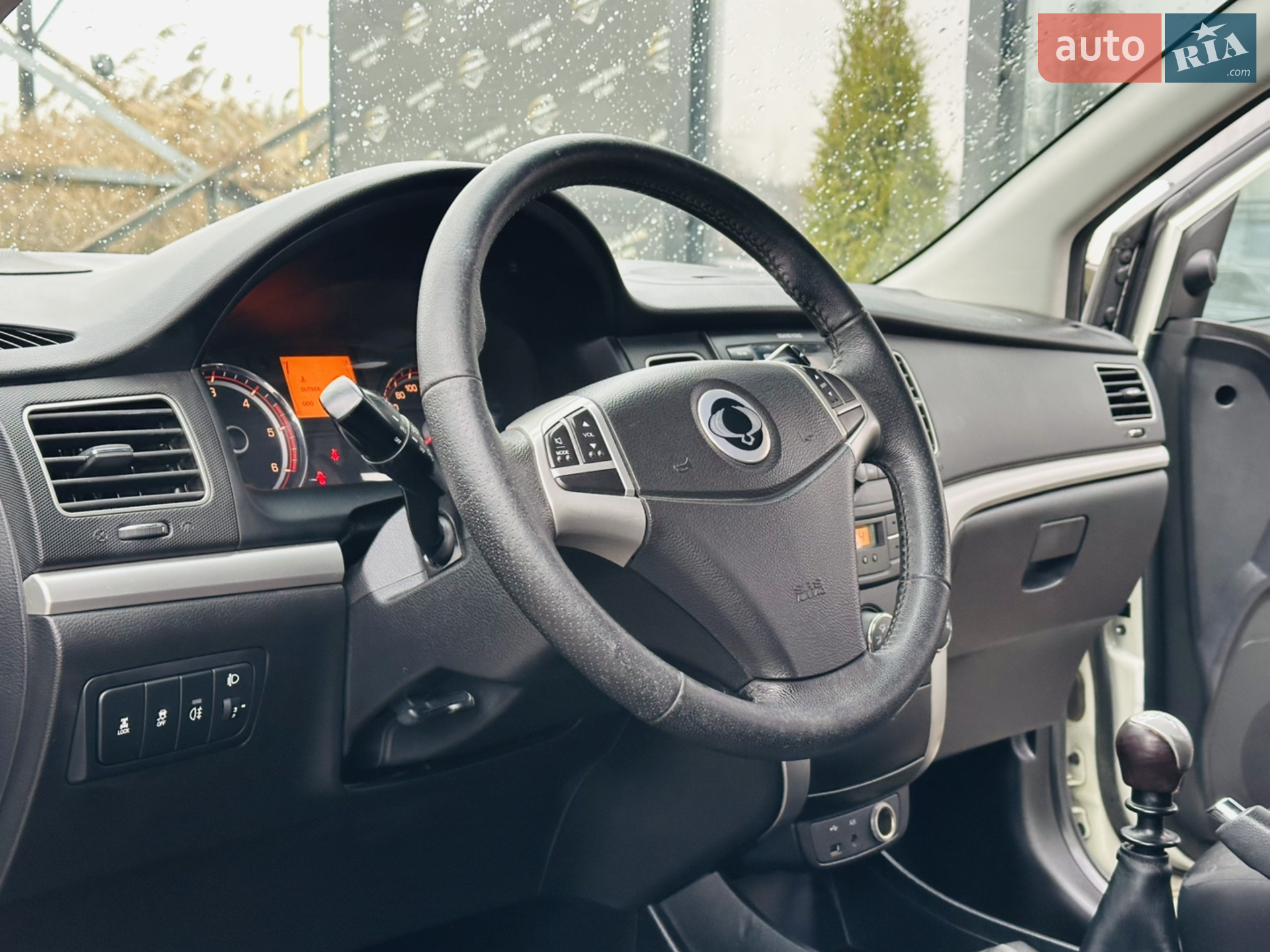 2011 SsangYong Korando - мініатюра 15
