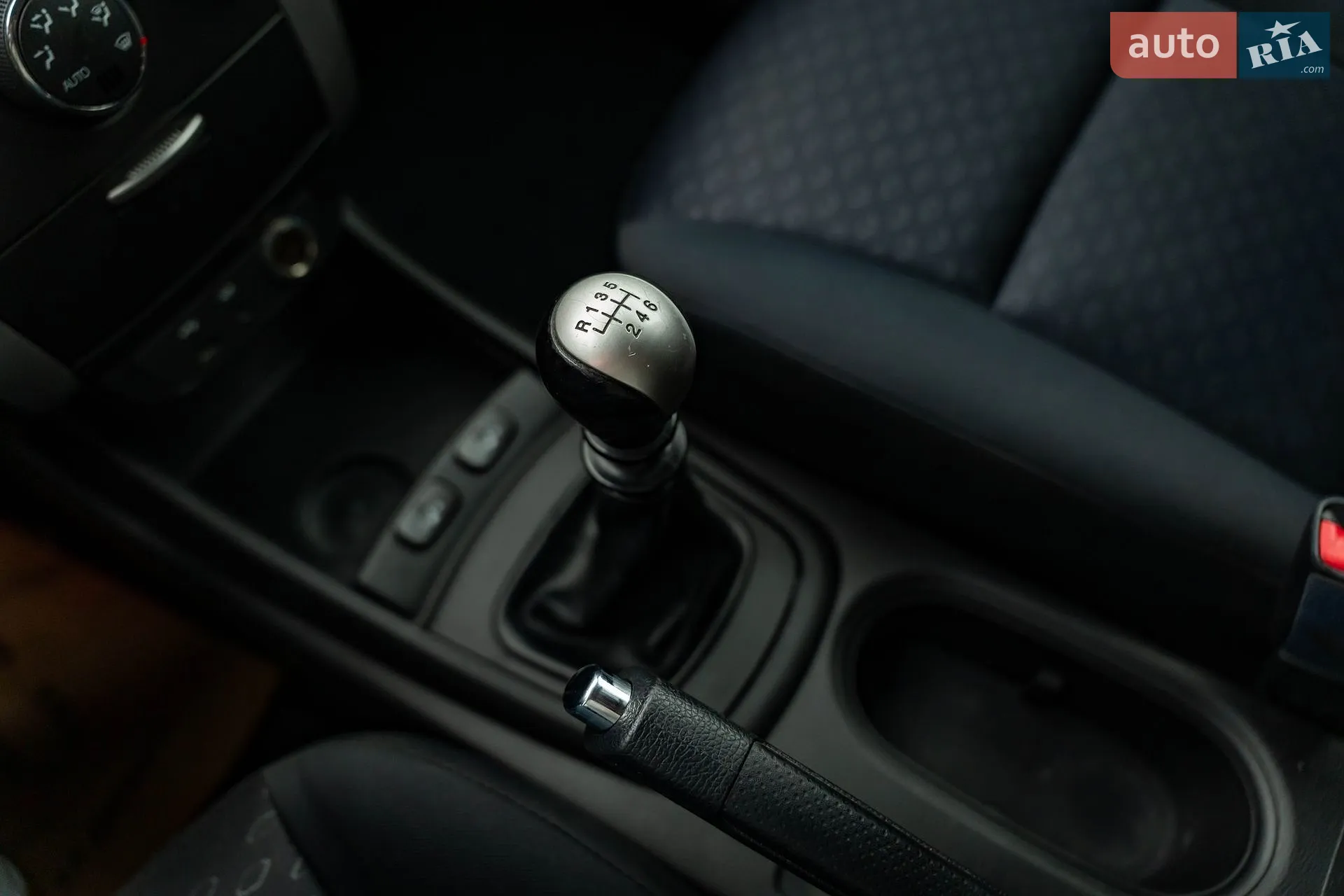 2011 SsangYong Korando - мініатюра 18