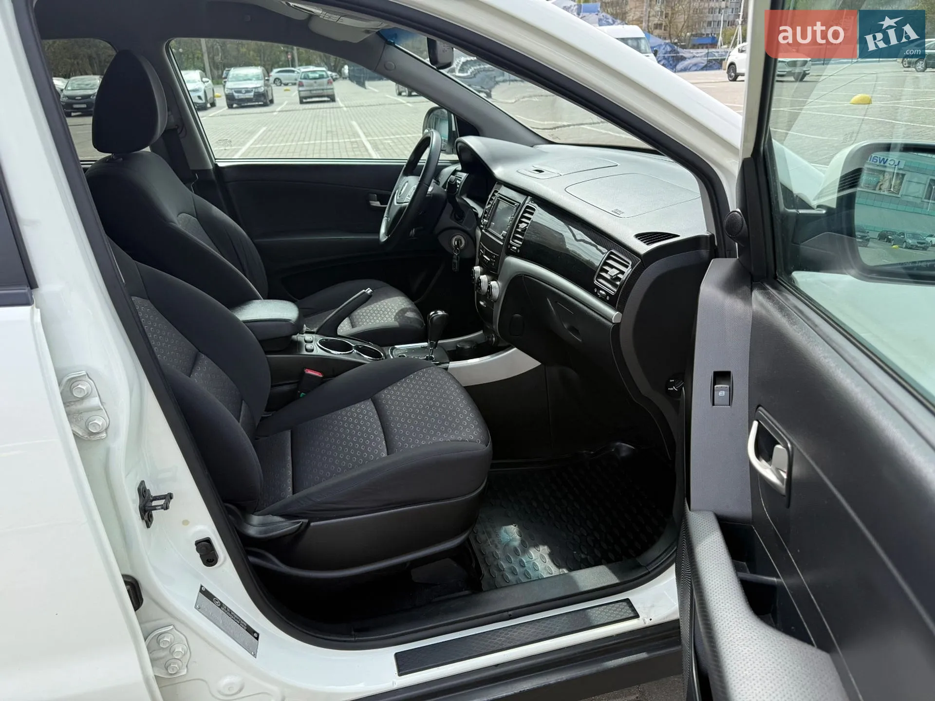 2012 SsangYong Korando - мініатюра 27
