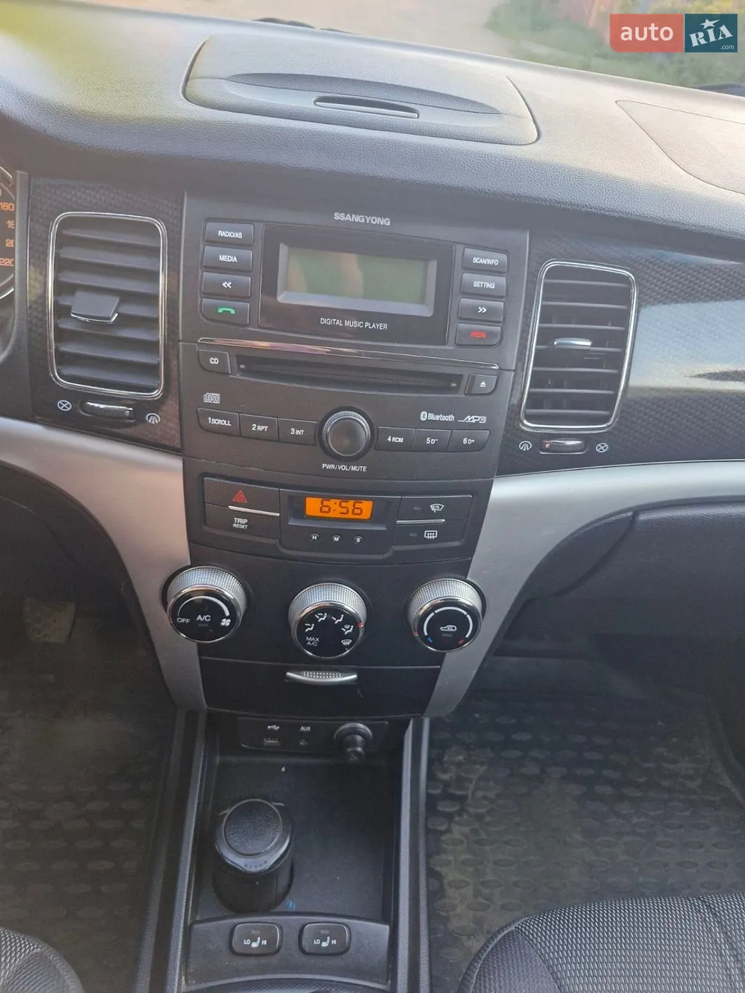 2012 SsangYong Korando - мініатюра 16