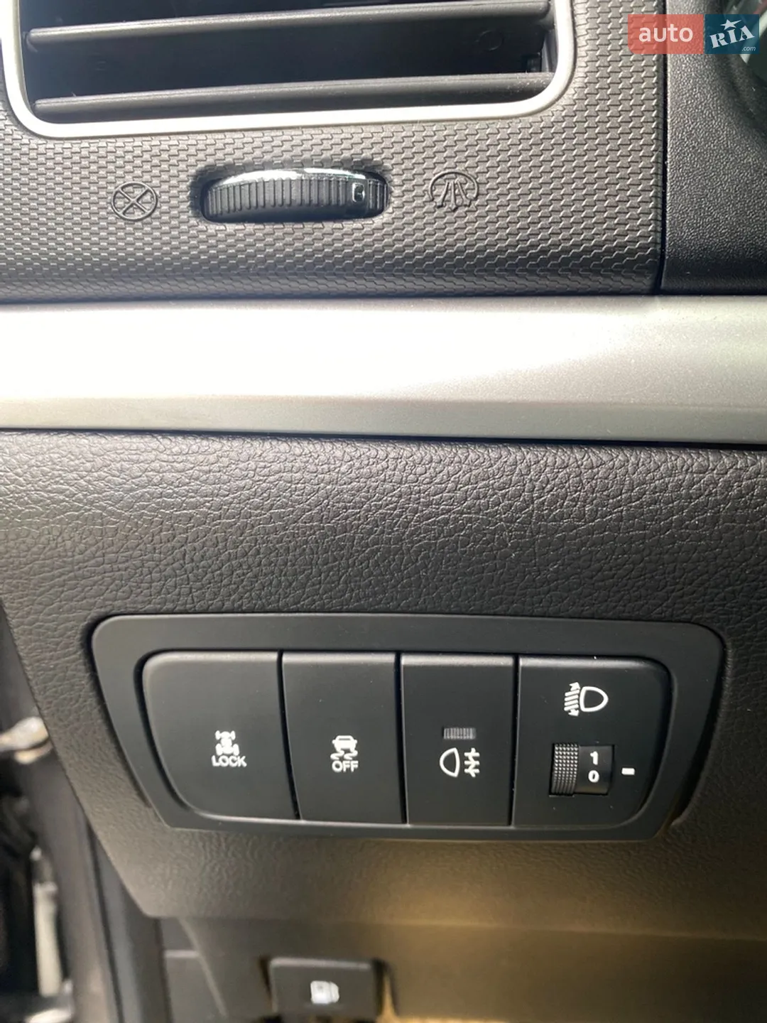 2011 SsangYong Korando - мініатюра 24