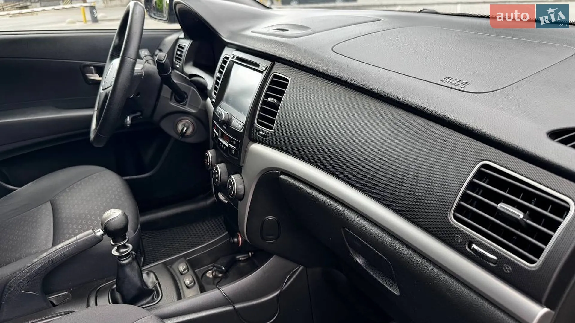 2011 SsangYong Korando - мініатюра 16